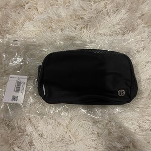 NWT Lululemon Everywhere Belt Bag